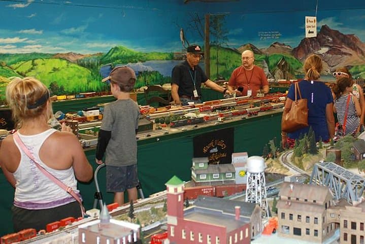 Explore the World's Largest Toy Museum in Branson — Guide & Tips photo 2