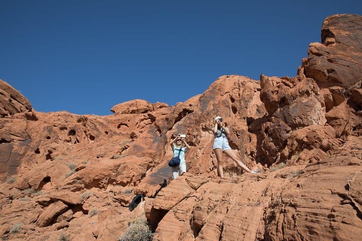 Valley of Fire Guided Hike from Las Vegas — Fire Wave, Petroglyphs & Red-Red Rock Trails photo 6