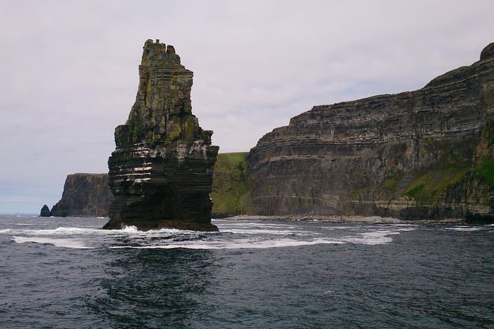 Cliffs of Moher Private Spanish Tour from Dublin — Full-Day Coastal Experience photo 3