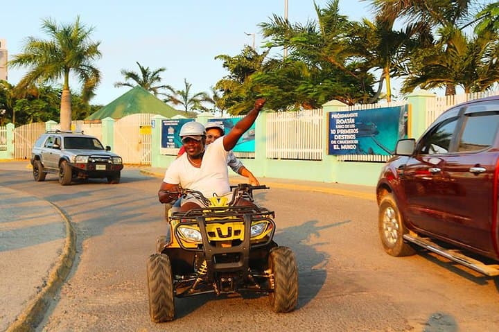 Roatán 4x4 Extreme ATV Island Tour: Off-Road Adventure to Panoramic Hill
