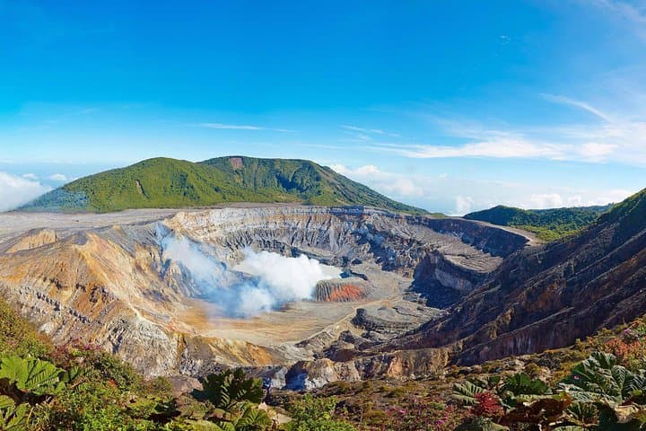 Poás Volcano National Park: Half-Day Private Tour from San José