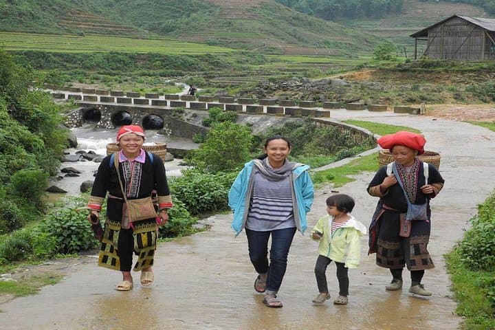 Full-Day Sapa Trek: Y Linh Ho, Lao Chai & Ta Van Village Trek photo 4