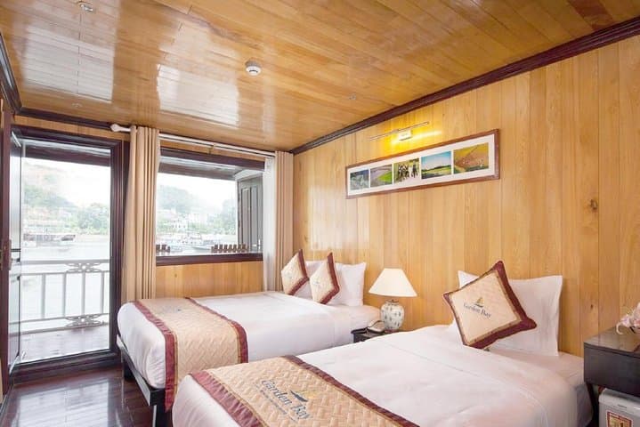 Bai Tu Long Bay Boutique Cruise: 2-Day Overnight Boat, Kayaking & Cave Visits photo 3
