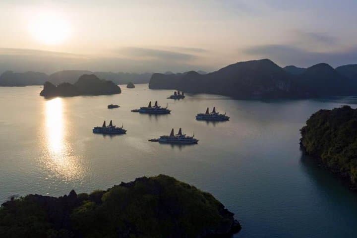 Lan Ha Bay Luxury 2-Day Cruise & Kayaking from Hanoi photo 3