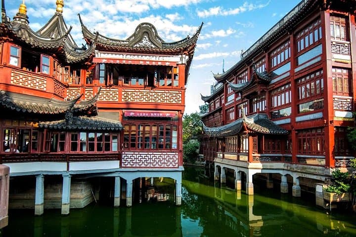 Shanghai 2-Day Highlights: Bund, Yu Garden & Oriental Pearl Private Tour photo 4