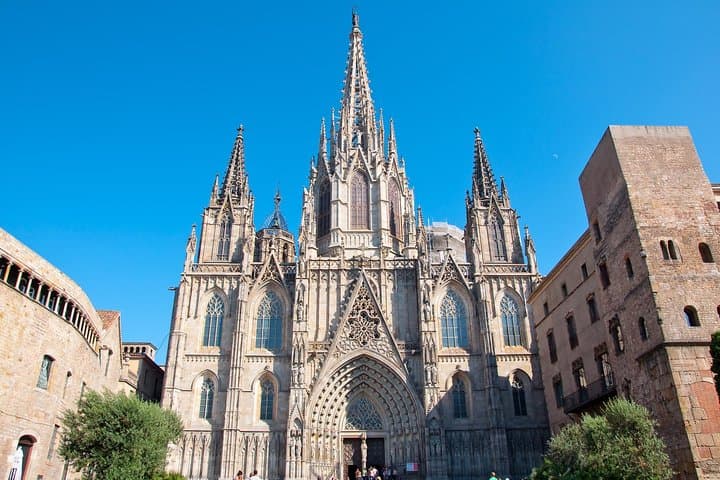 Barcelona Highlights: Montjuïc Cable Car, Gothic Quarter & El Born Walking Tour photo 3
