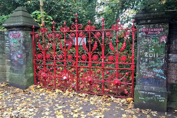 Half-Day Liverpool Beatles Tour: Cavern Club, Penny Lane & Strawberry Field photo 4