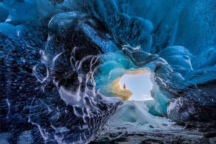 Exploring Vatnajökull’s Ice Caves: A Guided Tour from Jökulsárlón photo 5