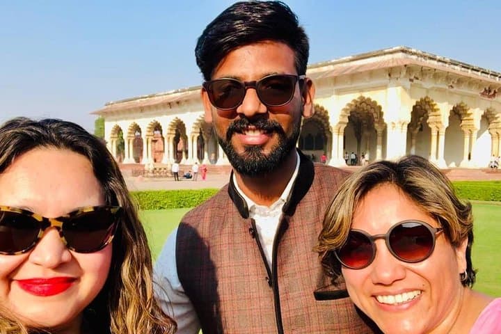 Taj Mahal Day Trip by Gatimaan Express — Fast Train From Delhi to Agra photo 4