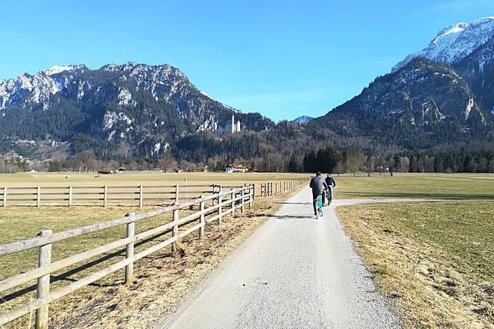 Skip-the-Line Neuschwanstein Castle + Füssen City Bike Tour photo 4