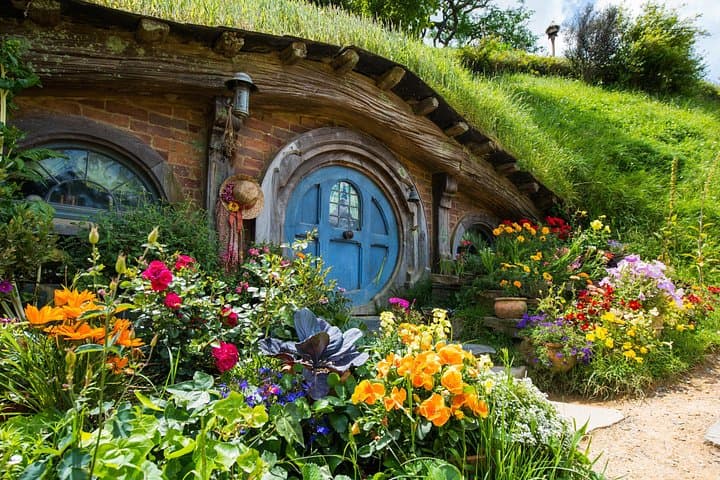 Auckland to Rotorua via Hobbiton Private One-Way Tour: Hobbiton Movie Set Visit en Route