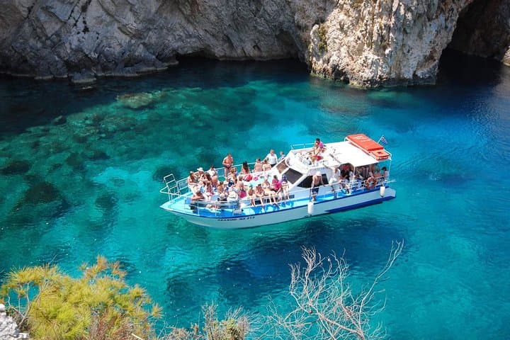 Zakynthos Shipwreck & Blue Caves Boat Tour with 3 Swim Stops