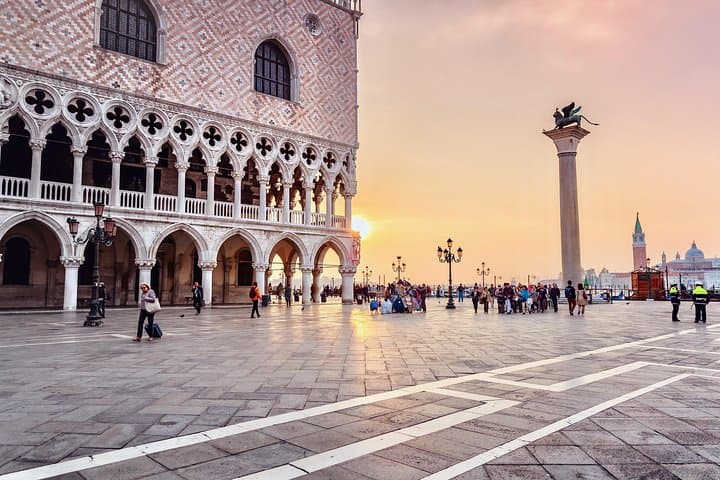 4-Hour Venice Guided Walking Tour: Skip-the-Line Doge's Palace & St Mark's Basilica photo 2