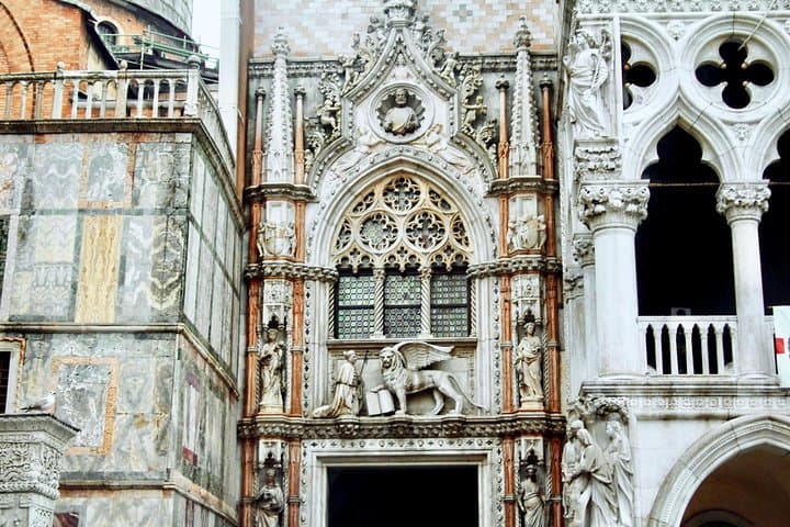 Ducal Venice: Skip-the-Line Doge's Palace & Historic Walking Tour photo 3