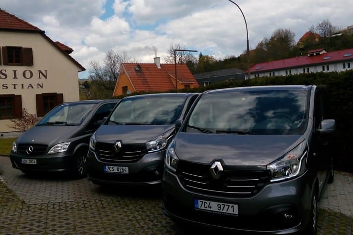 Prague to Salzburg Private Transfer: Door-to-Door Minivan Service