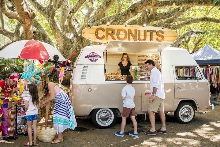 Eumundi Markets Bus Transfer from Noosa & Mooloolaba — 3-Hour Market Visit