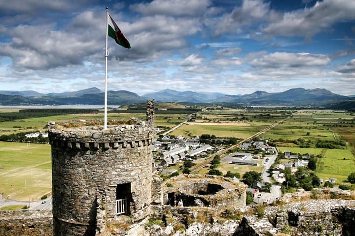 5-Day Wales Small-Group Tour from London: Castles, Coasts, and National Parks photo 4