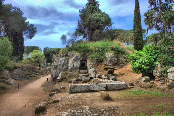 Exploring Etruscan Tombs and Bracciano: Day Trip from Rome