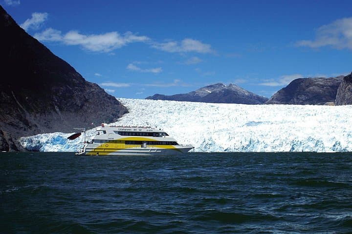 4-Day Aikén del Sur & Laguna San Rafael Discovery — Puerto Chacabuco photo 3