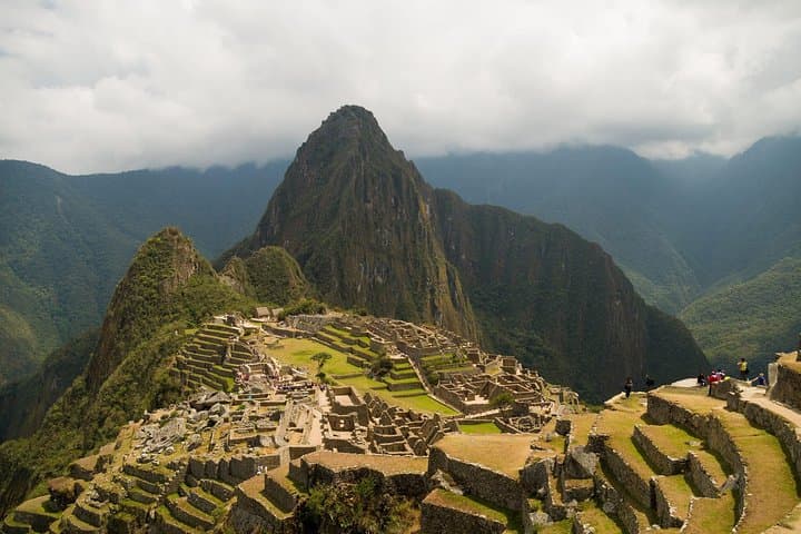 2-Day Inca Trail Trek to Machu Picchu via Sun Gate