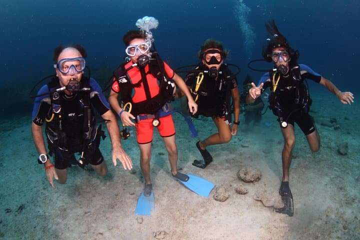 Discover Scuba Diving in Freeport: PADI Intro Dive with Viva Resort Day Pass photo 2