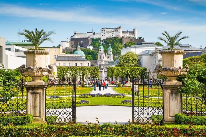 Salzburg and Hallstatt Private Day Trip from Vienna — Full-Day Salzburg & Lake District Tour photo 2