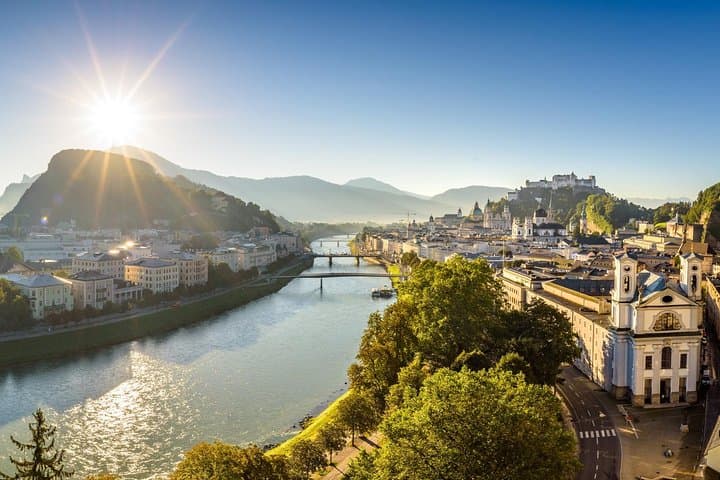 Salzburg and Hallstatt Private Day Trip from Vienna — Full-Day Salzburg & Lake District Tour