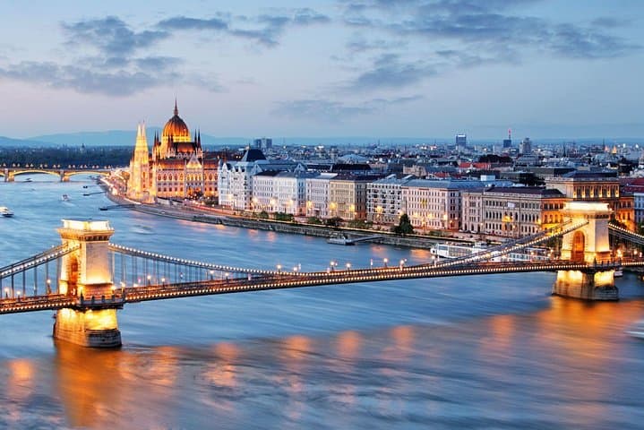 10-Day Private Sightseeing Tour from Budapest to Prague — Vienna, Hallstatt & Český Krumlov
