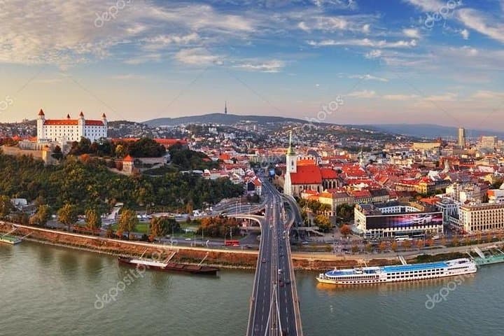 10-Day Private Sightseeing Tour from Budapest to Prague — Vienna, Hallstatt & Český Krumlov photo 2