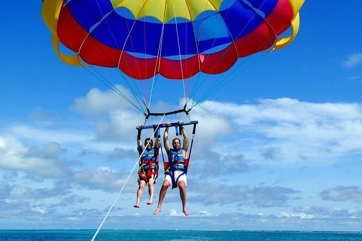 Parasailing Over Guanabara Bay: Rio de Janeiro Aerial Adventure with Hotel Pickup photo 3