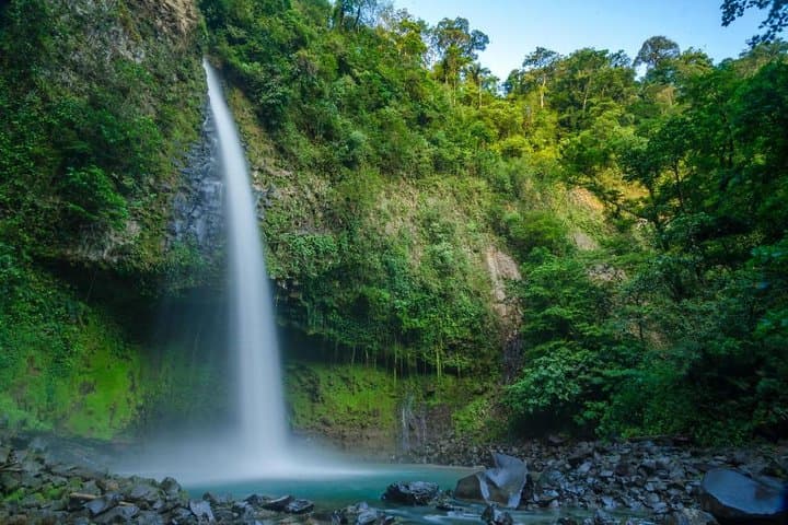 La Fortuna Waterfall Guided Hike from Arenal — Swim the 210‑ft Catarata