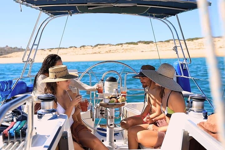 Sailing to the Arch: Private 38‑ft Yacht & Snorkel Cruise in Cabo San Lucas photo 5