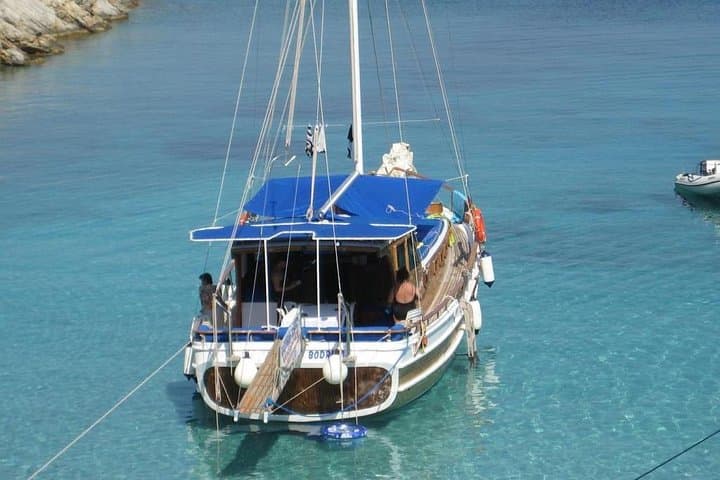 Bodrum Private Gulet Tour with Lunch — Cruise Karaada, Poyraz & Rabbit Bays photo 3