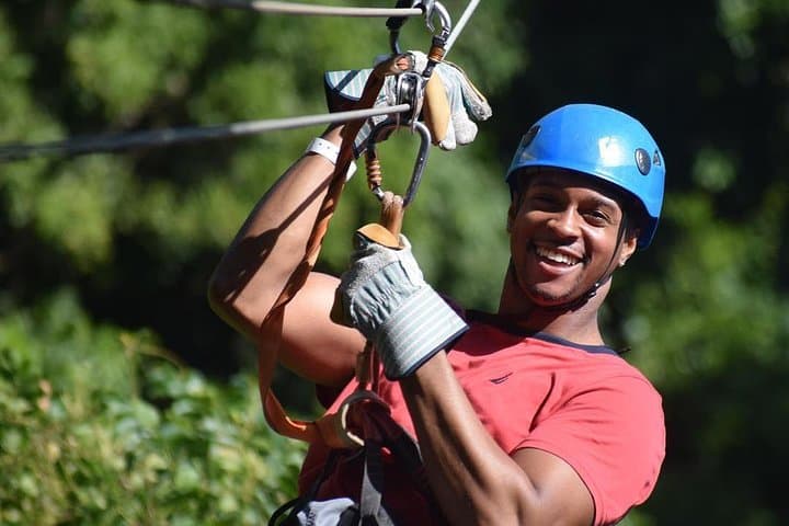 Roatán Zipline Flight Adventure with Beach Break — 12 Zips & Jungle Views photo 4