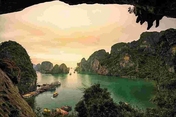 Lan Ha Bay Overnight Cruise: Kayak, Tai Chi & Hidden Caves in Vietnam photo 4