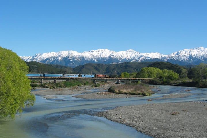 Tranz Alpine Train Tour: Christchurch to Arthurs Pass Scenic Day Trip
