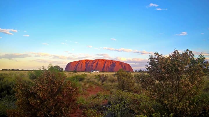 Uluru Sunset Tour from Ayers Rock Resort: Sparkling Wine at the Viewing Area photo 6