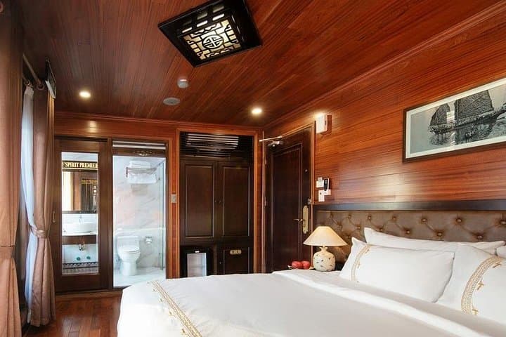 Lan Ha Bay 2-Day Luxury Cruise with Private Balcony Cabin and Kayaking photo 2