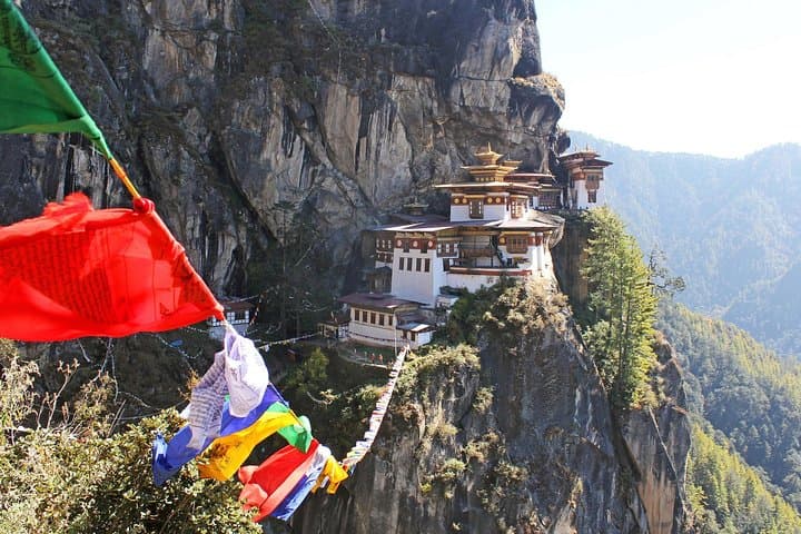 7-Day Thimphu Paro Punakha Bhutan Culture Tour — Dzongs, Taktshang & Himalayan Villages