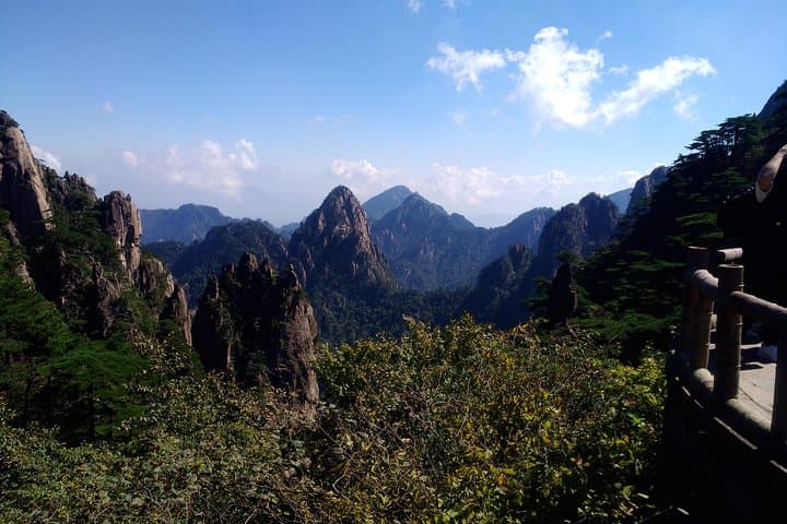Huangshan Summit in a Day: Private All-Inclusive Tour Guide photo 2