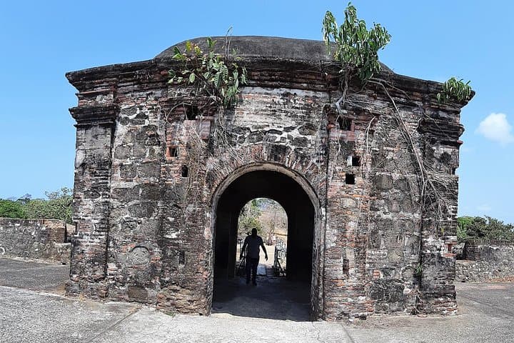 Panama’s Caribbean: Agua Clara Locks & San Lorenzo Jungle Day Tour photo 3
