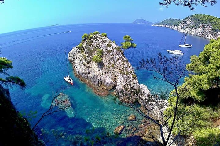 Private Sailing Adventure from Dubrovnik: Elaphiti Islands & Blue Cave Half-Day photo 3
