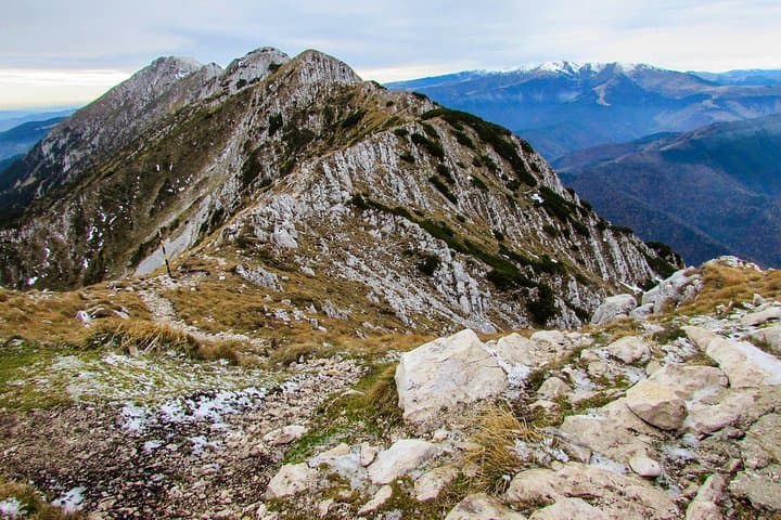 Summit La Om: Hike Piatra Craiului's Highest Peak (2238 m) from Brasov photo 6