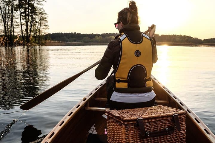 Paddle to Trakai Castle: Premium Cedar Canoe Tour on Lake Galvė photo 3