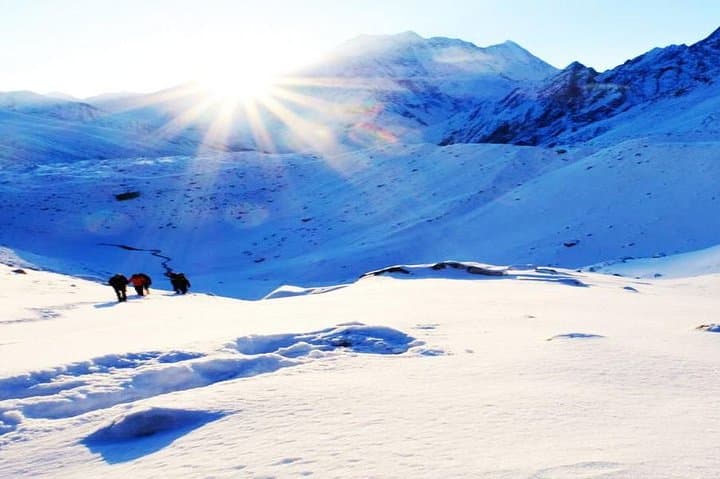 Everest Three High Passes Trek: 20-Day Khumbu Expedition Guide photo 3
