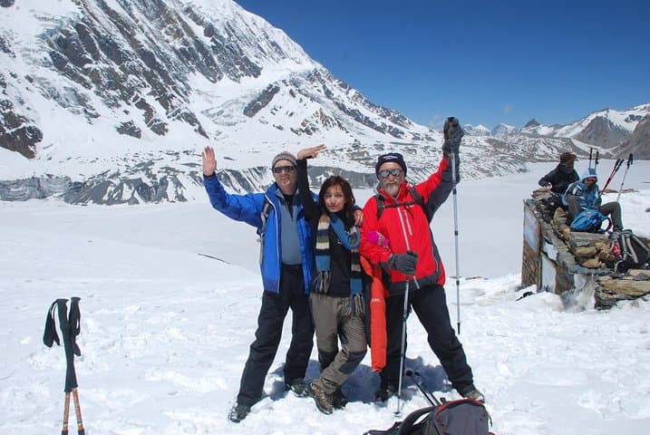 Annapurna Circuit Trek: Crossing Thorong La on Nepal's Classic High-Altitude Loop photo 2