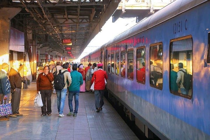 Taj Mahal by Gatimaan Express: All-Inclusive Day Trip from Delhi to Agra photo 2