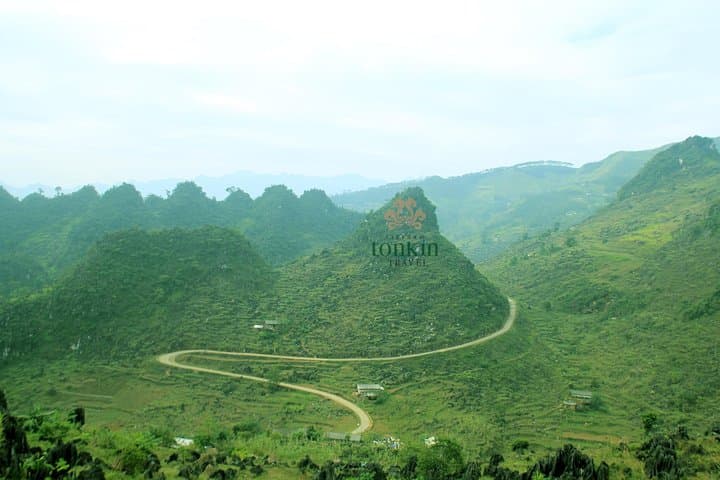 Ha Giang 3-Day Adventure: Dong Van, Ma Pi Leng & Du Gia National Park photo 3
