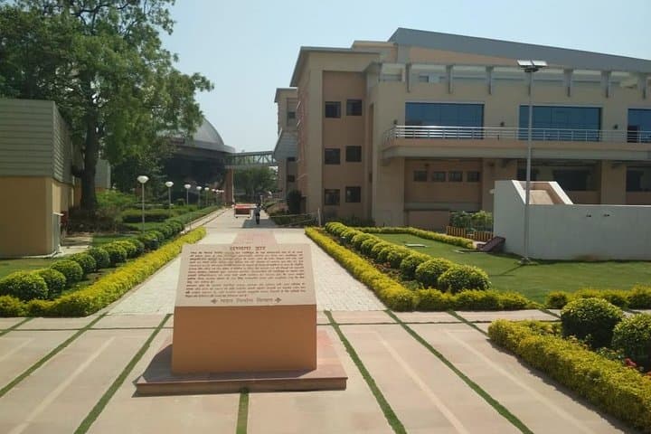 Patna Essentials: Full-Day Cultural and Historical City Tour photo 5