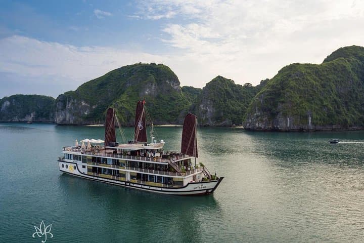Halong Bay 2-Day Orchid Cruise: Luxury Overnight Through Lan Ha & Cat Ba